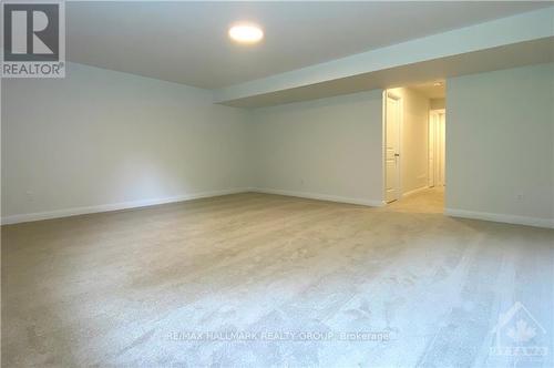 33 Kinver, Ottawa, ON - Indoor Photo Showing Other Room