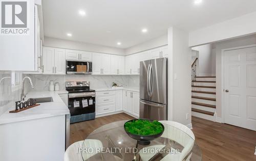 61 Mistywood Drive, Hamilton, ON - Indoor Photo Showing Kitchen With Stainless Steel Kitchen With Upgraded Kitchen