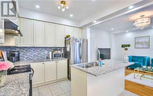 312 Bedrock Drive, Hamilton, ON - Indoor Photo Showing Kitchen With Stainless Steel Kitchen With Double Sink With Upgraded Kitchen