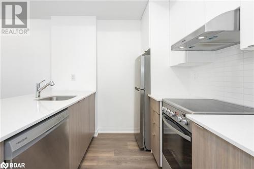 90 Canon Jackson Drive Unit# 102, Toronto, ON - Indoor Photo Showing Kitchen