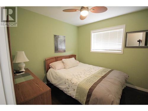 333 Juniper Avenue, Kaleden, BC - Indoor Photo Showing Bedroom