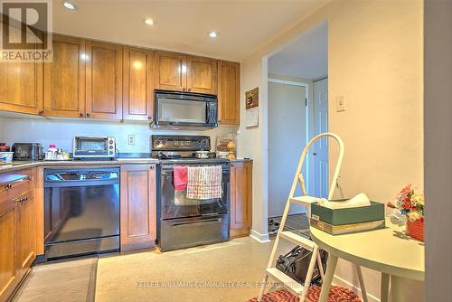 702 - 885 Clonsilla Avenue, Peterborough (Monaghan), ON - Indoor Photo Showing Kitchen