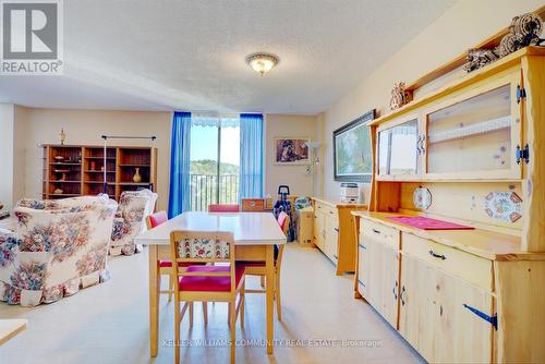 702 - 885 Clonsilla Avenue, Peterborough (Monaghan), ON - Indoor Photo Showing Kitchen