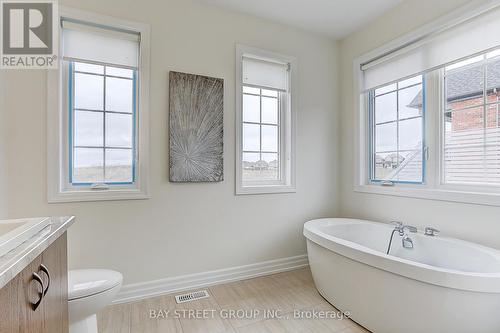 1 Frank Kelly Drive, East Gwillimbury, ON - Indoor Photo Showing Bathroom