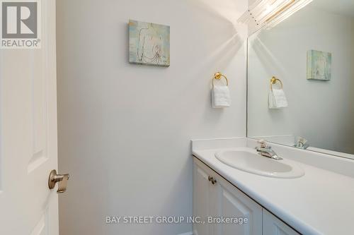 1349 Kelly Road, Mississauga (Clarkson), ON - Indoor Photo Showing Bathroom