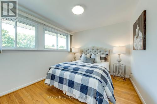 1349 Kelly Road, Mississauga (Clarkson), ON - Indoor Photo Showing Bedroom