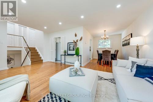 1349 Kelly Road, Mississauga, ON - Indoor Photo Showing Living Room