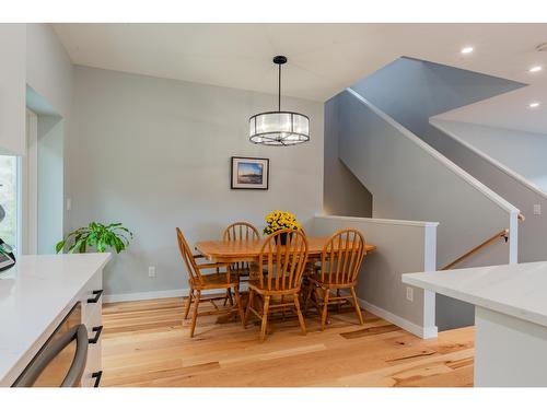 934 Redstone Drive, Rossland, BC - Indoor Photo Showing Dining Room