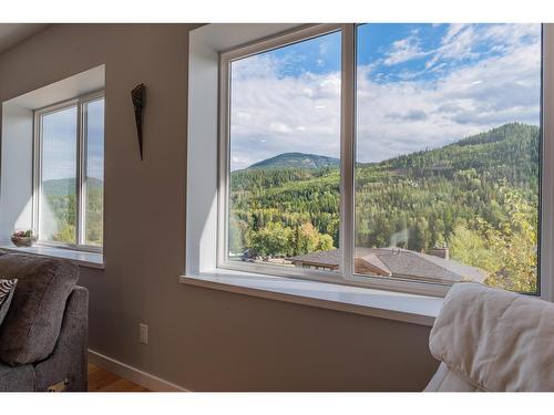 934 Redstone Drive, Rossland, BC - Indoor