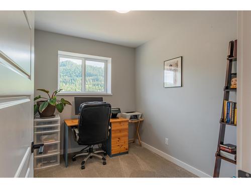 934 Redstone Drive, Rossland, BC - Indoor Photo Showing Other Room