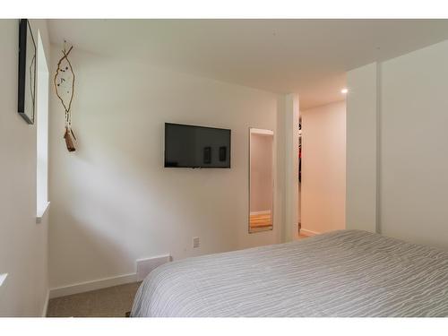 934 Redstone Drive, Rossland, BC - Indoor Photo Showing Bedroom