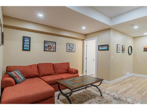 934 Redstone Drive, Rossland, BC - Indoor Photo Showing Basement