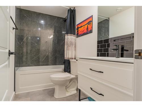 934 Redstone Drive, Rossland, BC - Indoor Photo Showing Bathroom