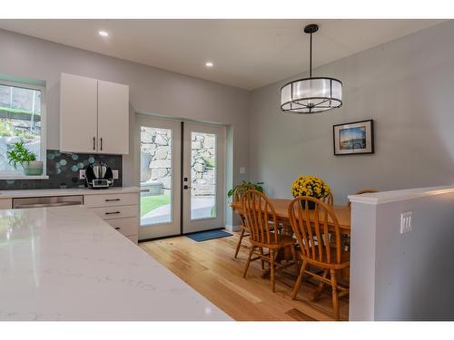 934 Redstone Drive, Rossland, BC - Indoor Photo Showing Dining Room