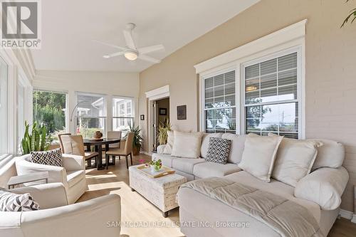 14 Lakeshore Road, Fort Erie, ON - Indoor Photo Showing Living Room