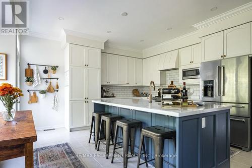 120 Peer Court, Hamilton (Meadowlands), ON - Indoor Photo Showing Kitchen With Upgraded Kitchen