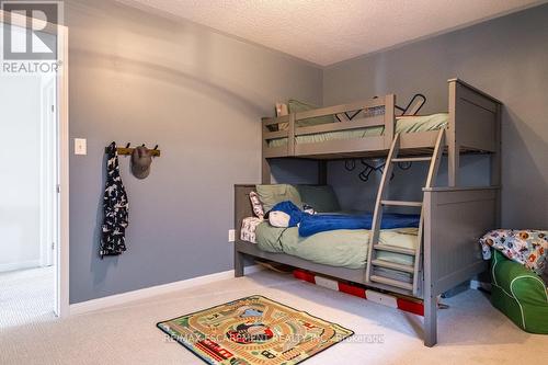 120 Peer Court, Hamilton (Meadowlands), ON - Indoor Photo Showing Bedroom