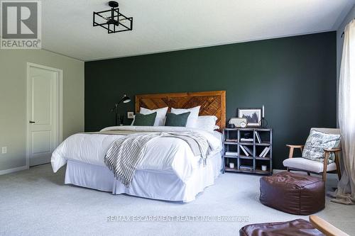 120 Peer Court, Hamilton (Meadowlands), ON - Indoor Photo Showing Bedroom