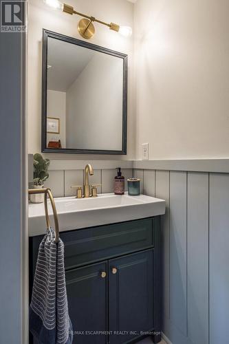 120 Peer Court, Hamilton (Meadowlands), ON - Indoor Photo Showing Bathroom