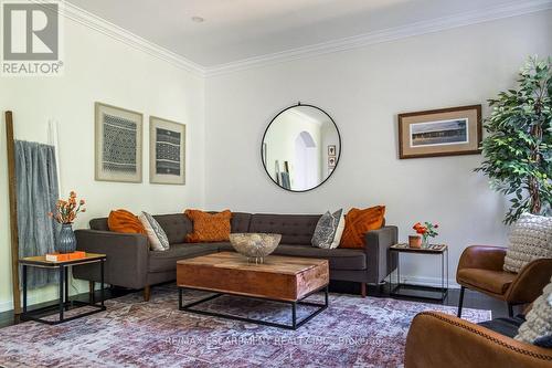 120 Peer Court, Hamilton (Meadowlands), ON - Indoor Photo Showing Living Room