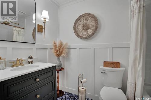 61 Malcolm Place, Saskatoon, SK - Indoor Photo Showing Bathroom