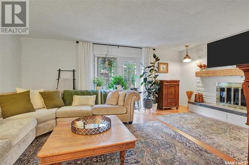 61 Malcolm Place, Saskatoon, SK - Indoor Photo Showing Living Room With Fireplace