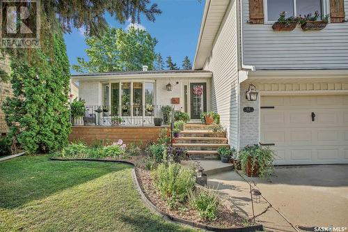 61 Malcolm Place, Saskatoon, SK - Outdoor With Deck Patio Veranda