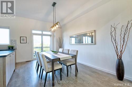 60 Elyse Court, Aurora, ON - Indoor Photo Showing Dining Room