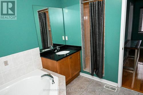 5637 Retreat Street, Mississauga, ON - Indoor Photo Showing Bathroom