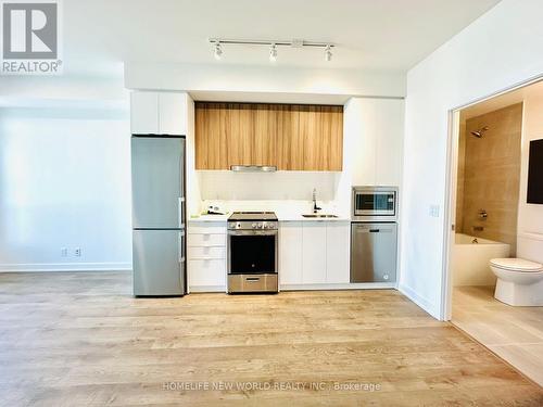 B-1506 - 50 Upper Mall Way, Vaughan, ON - Indoor Photo Showing Kitchen