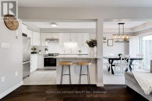 171 Westbank Trail, Hamilton (Stoney Creek Mountain), ON - Indoor Photo Showing Kitchen With Upgraded Kitchen