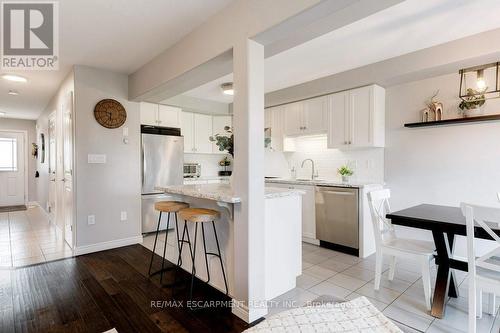 171 Westbank Trail, Hamilton (Stoney Creek Mountain), ON - Indoor Photo Showing Kitchen