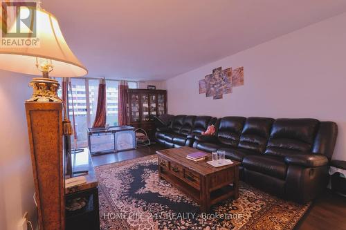 2603 - 1 Massey Square, Toronto (Crescent Town), ON - Indoor Photo Showing Living Room