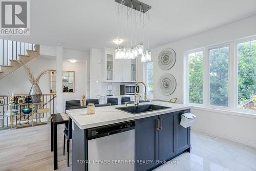 1 Lynx Path, Halton Hills, ON - Indoor Photo Showing Kitchen