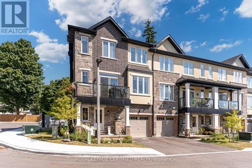 1 Lynx Path, Halton Hills, ON - Outdoor With Balcony With Facade