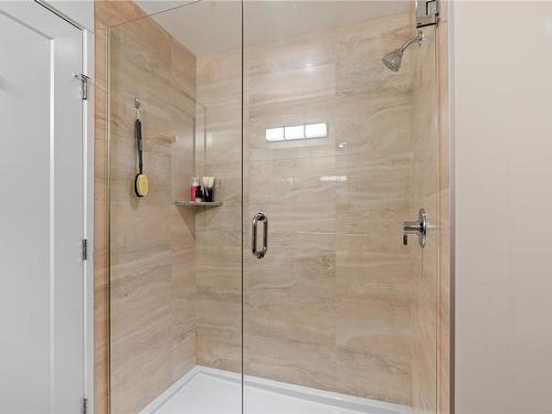 302-2500 Hackett Cres, Central Saanich, BC - Indoor Photo Showing Bathroom