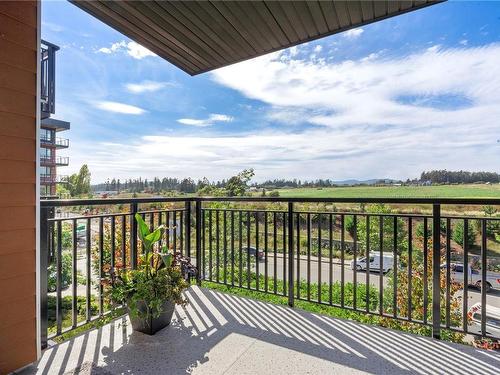 302-2500 Hackett Cres, Central Saanich, BC - Outdoor With View With Exterior