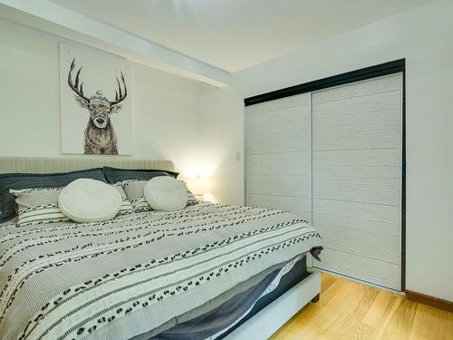 Master bedroom - 5 Mtée Du Refuge, Sainte-Marguerite-Du-Lac-Masson, QC - Indoor Photo Showing Bedroom