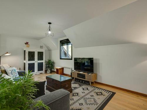 Mezzanine - 5 Mtée Du Refuge, Sainte-Marguerite-Du-Lac-Masson, QC - Indoor Photo Showing Living Room