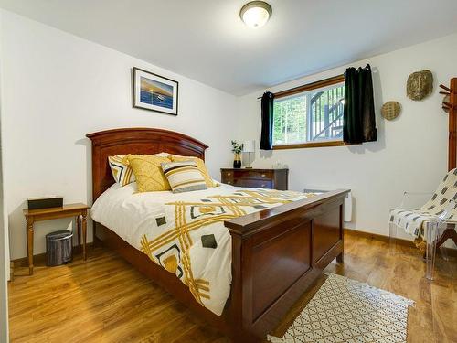 Bedroom - 5 Mtée Du Refuge, Sainte-Marguerite-Du-Lac-Masson, QC - Indoor Photo Showing Bedroom