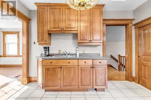 Upper - 23 Carfrae Street, London, ON - Indoor Photo Showing Kitchen With Double Sink