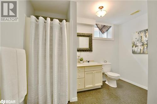 Spacious 3 piece bath. - 165 Cheltenham Road, Barrie, ON - Indoor Photo Showing Bathroom