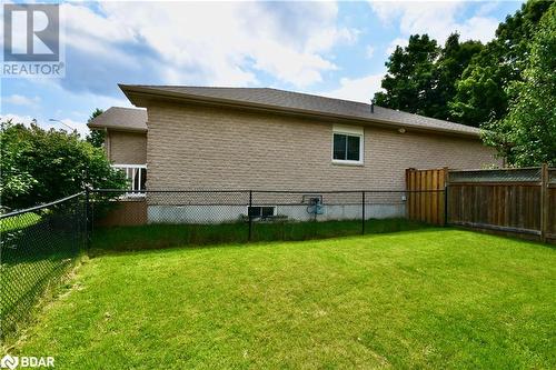 Fully fenced yard! - 165 Cheltenham Road, Barrie, ON - Outdoor