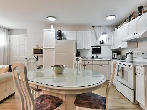 Logement - 56  - 56A Rue Jean-Dallaire, Blainville, QC - Indoor Photo Showing Kitchen