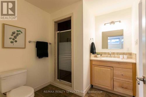 2150 Elmhurst Avenue, Oakville, ON - Indoor Photo Showing Bathroom