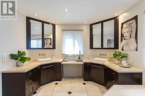 2150 Elmhurst Avenue, Oakville, ON - Indoor Photo Showing Bathroom