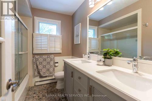 2150 Elmhurst Avenue, Oakville (Eastlake), ON - Indoor Photo Showing Bathroom