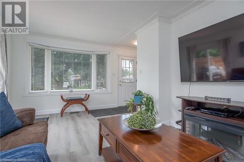 5 Shea Crescent, Kitchener, ON - Indoor Photo Showing Living Room