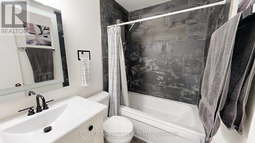 1580 Aldersbrook Road, London, ON - Indoor Photo Showing Bathroom