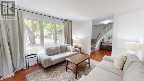 1580 Aldersbrook Road, London, ON - Indoor Photo Showing Living Room